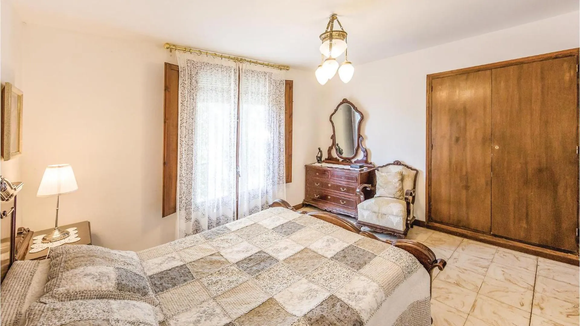 6 Bedroom Gorgeous Home In Riudoms