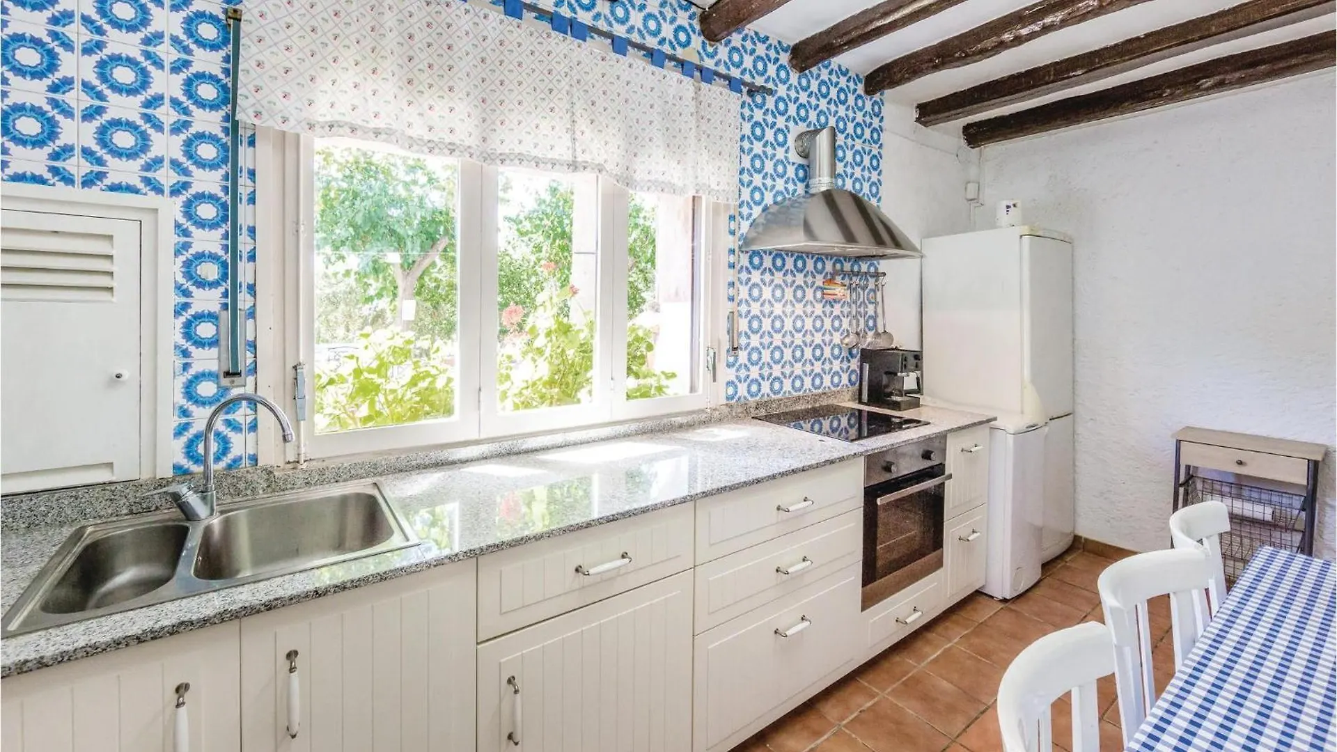 6 Bedroom Gorgeous Home In Riudoms