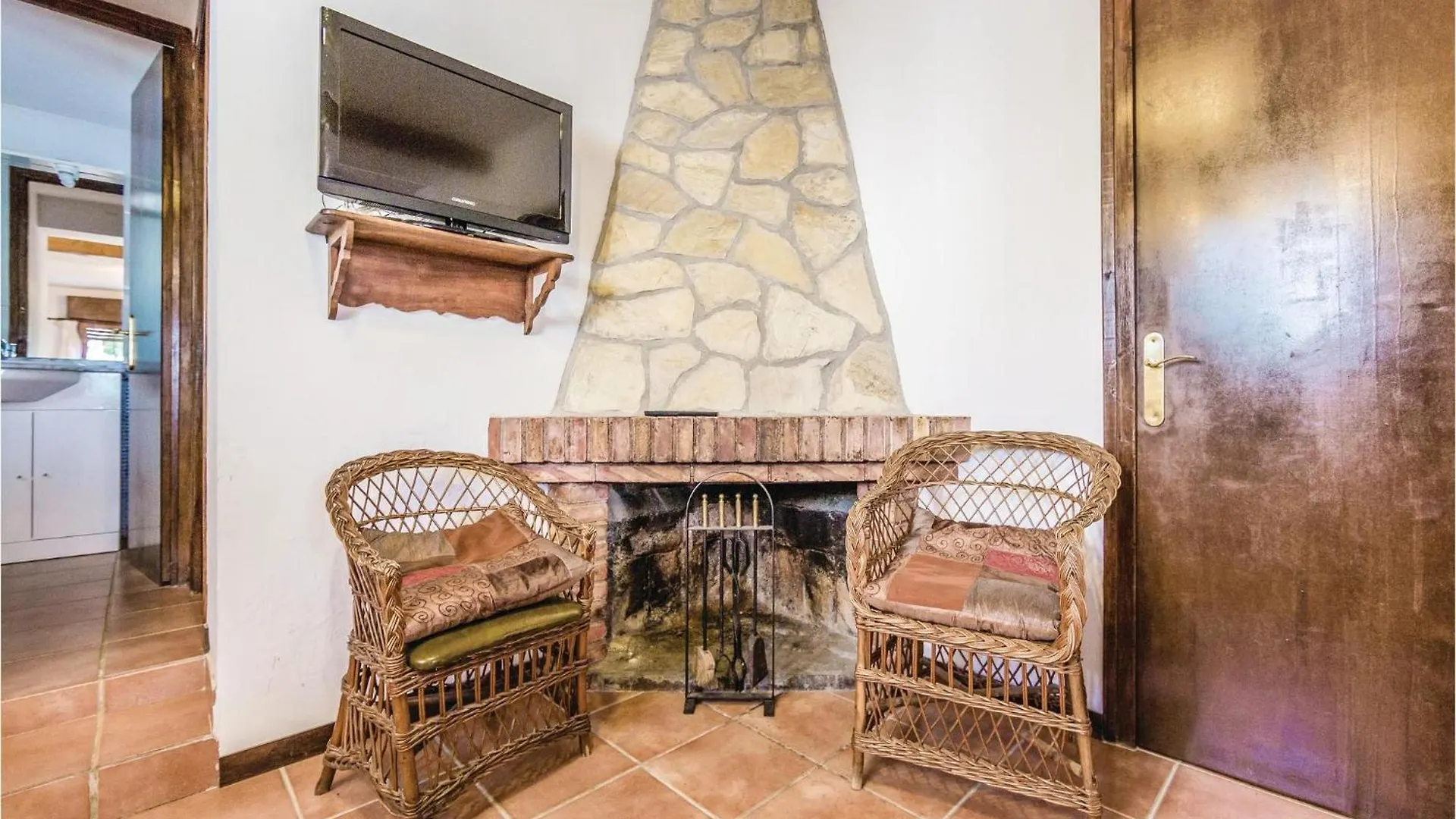 Holiday home 6 Bedroom Gorgeous Home In Riudoms